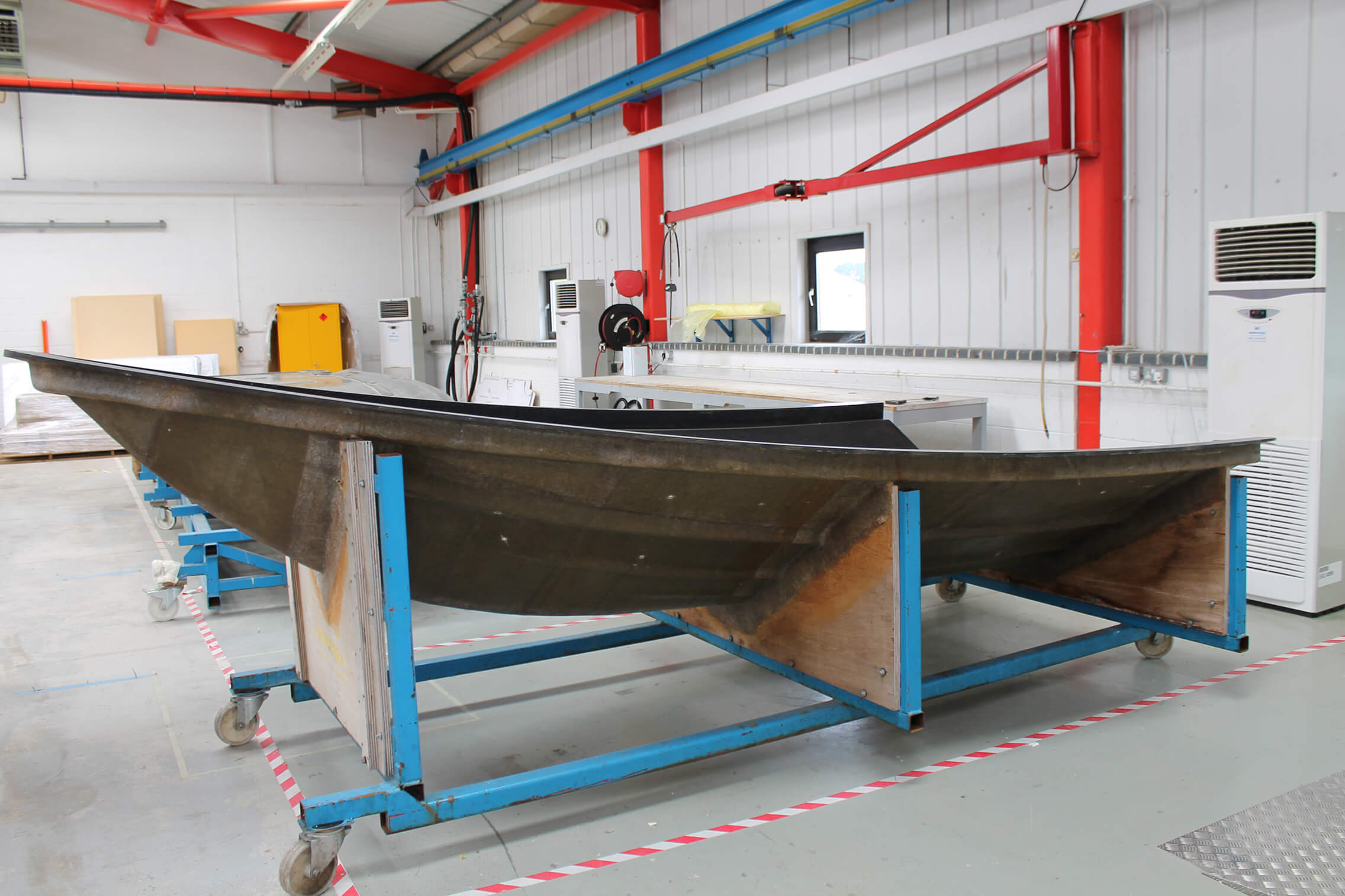 : a powerful 135kW iC-660 chiller, a 40kW electric boiler and Five internal 15kW Fan Coil Units.